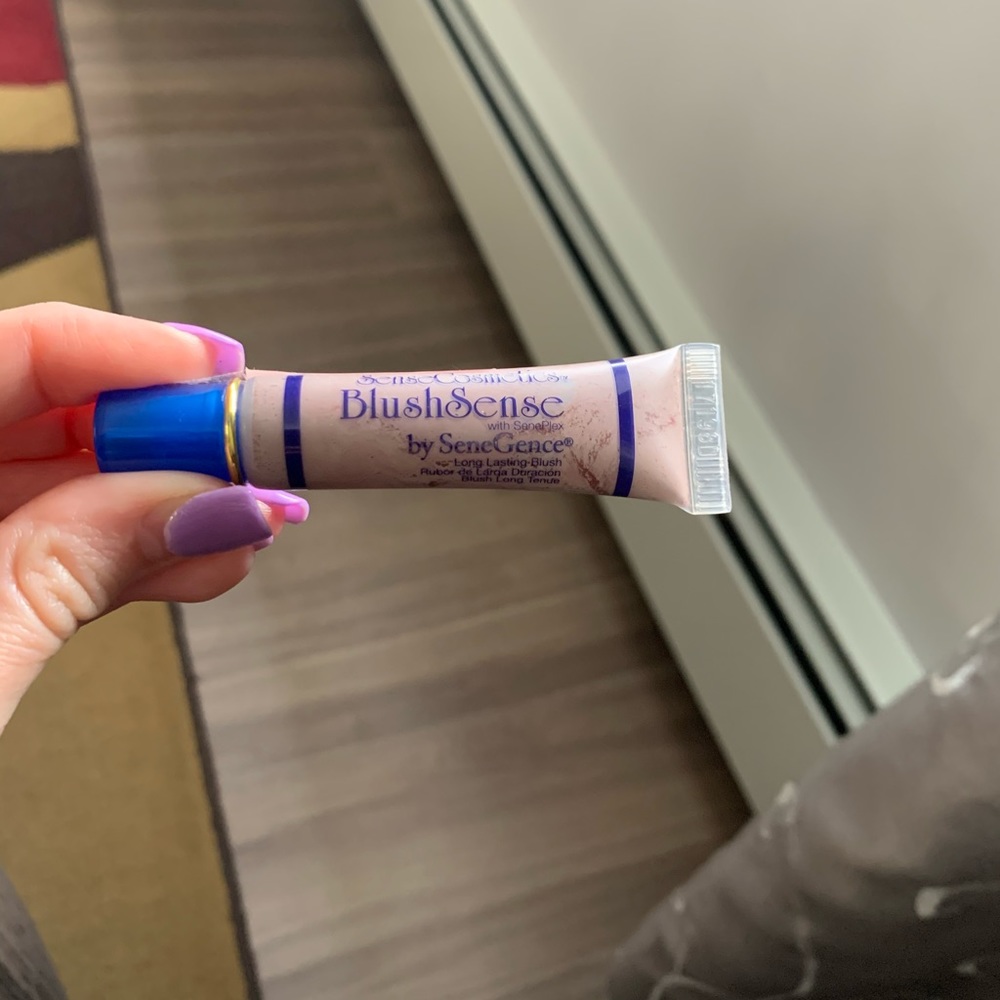 Toasted rose blushsense